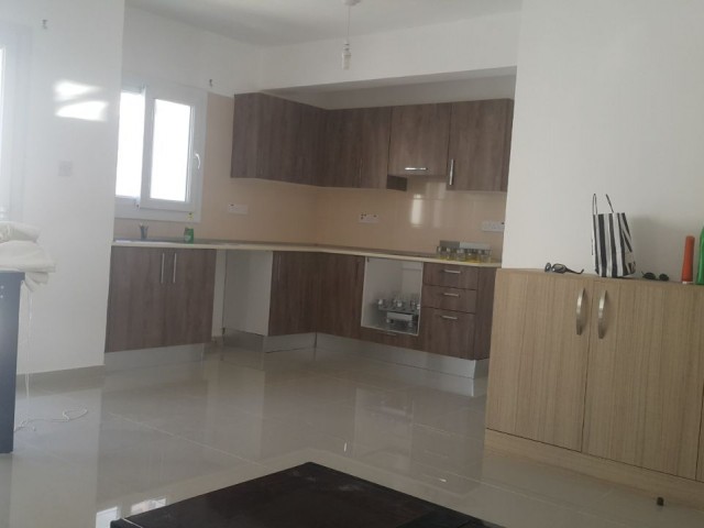 آپارتمان 2+1 برای فروش در منطقه GIRNE İŞ BANKASI