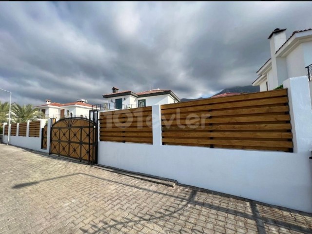 Kyrenia Bellapais 350m2 Villa mit 900m2 Garten, Pool...