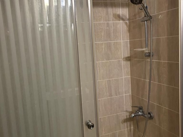 Kaşkar Kort bölgesi ebeveyn banyo tuvaletli 3+1 full eşyalı Penthouse.