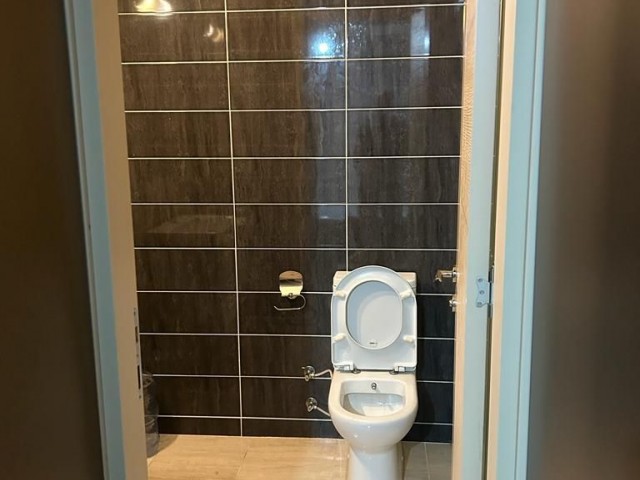 Kaşkar Kort bölgesi ebeveyn banyo tuvaletli 3+1 full eşyalı Penthouse.