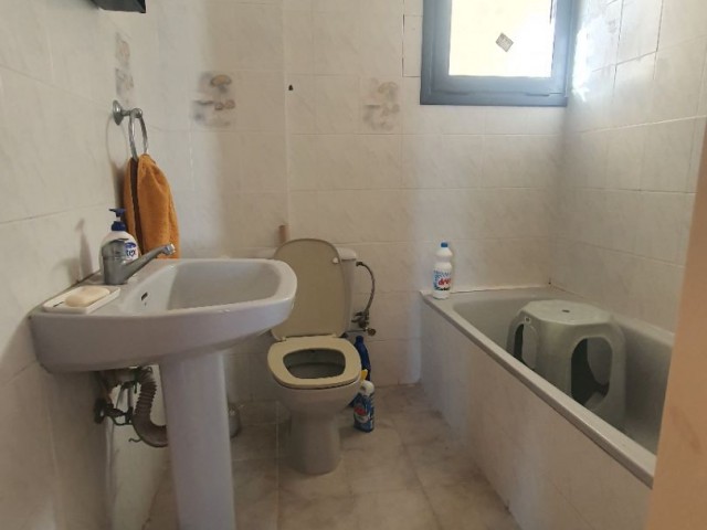 Girne Les Ambasador Hotele komşu 145m2 3+1, full marina ve d3niz manzaralı....