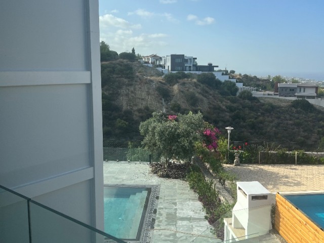 VILLA MIT HERRLICHER AUSSICHT UND AUFZUG ZUM VERKAUF HINTER KYRENIA PREMIUM