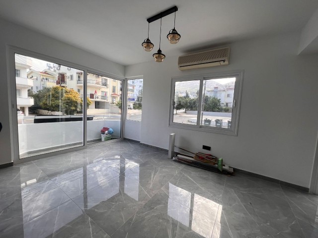 Kyrenia Nusmar Market area, walking distance to all amenities, renovated 3+1 140m2, non-negotiable...Equivalent title deed, no VAT.