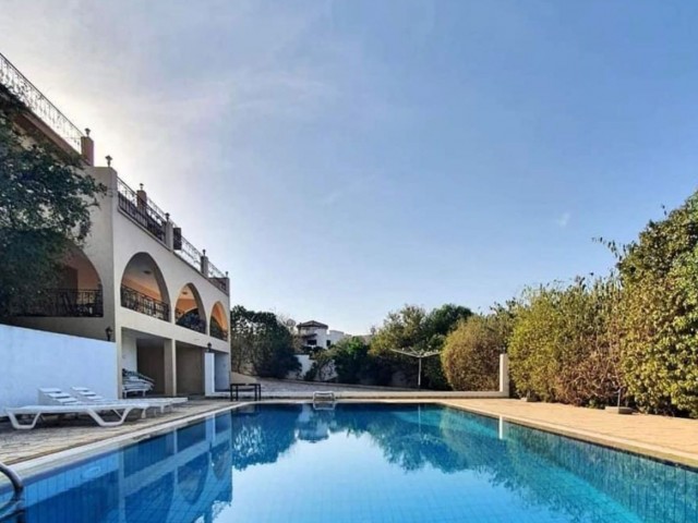 Özankoy Villa mit Pool und Meerblick zu vermieten, 3+2... 1 Miete, 2 Kaution, 1 Provision... 1700£