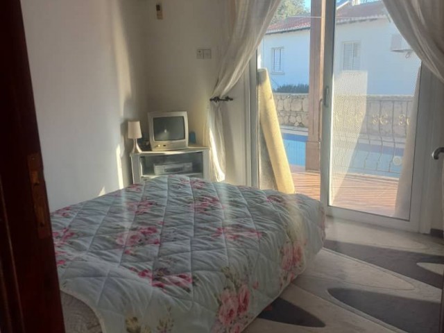 Villa for sale with sea side, detached garden (550m2) and its own private pool in GIRNE ÇATALKÖY TEMPO MARKET AREA. Will be transferred with a sales contract...