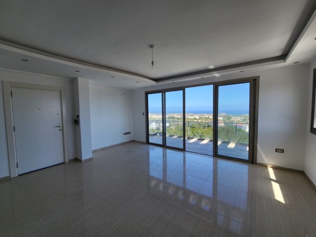 GİRNE NUSMAR MARKET BÖLGESİNDE 3+1 LOFT PENTHOUSE DAĞ VE DENİZ MANZARALI