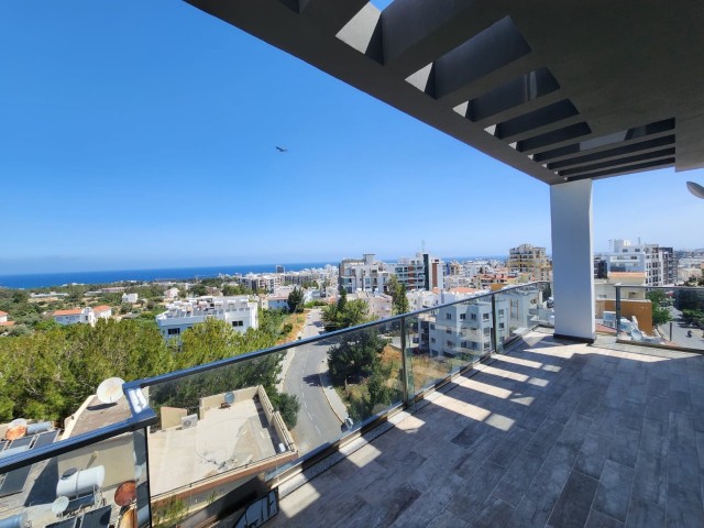 GİRNE NUSMAR MARKET BÖLGESİNDE 3+1 LOFT PENTHOUSE DAĞ VE DENİZ MANZARALI