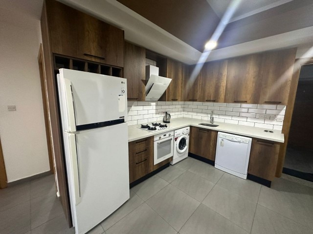 Girne  Lavash bölgesi 2+1 full eşyalı..2+1 Penthouse..modern, asansırlü şık bina......