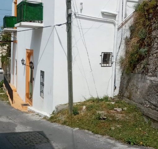 Alsancak Kyrenia, Eski Hanay, detached house consisting of 2 separate flats with 2 separate entrance