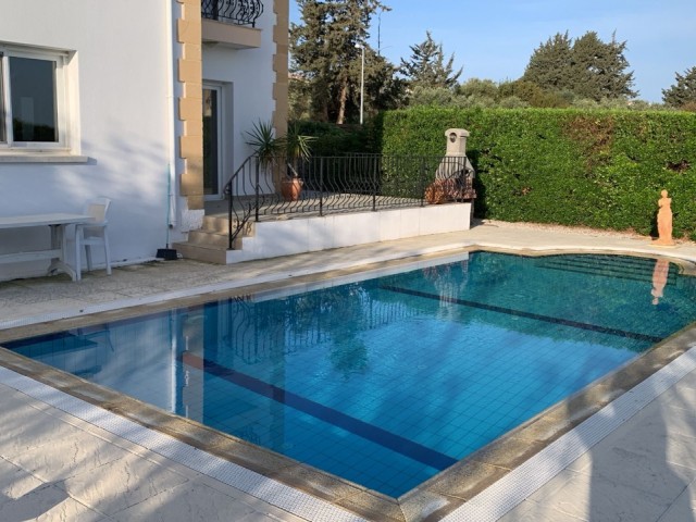 3+1 VILLA WITH PRIVATE POOL FOR RENT IN GIRNE KARSIYAKA