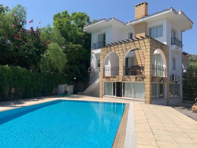 4+1 VILLA WITH PRIVATE POOL FOR SALE IN GIRNE DOĞANKÖY