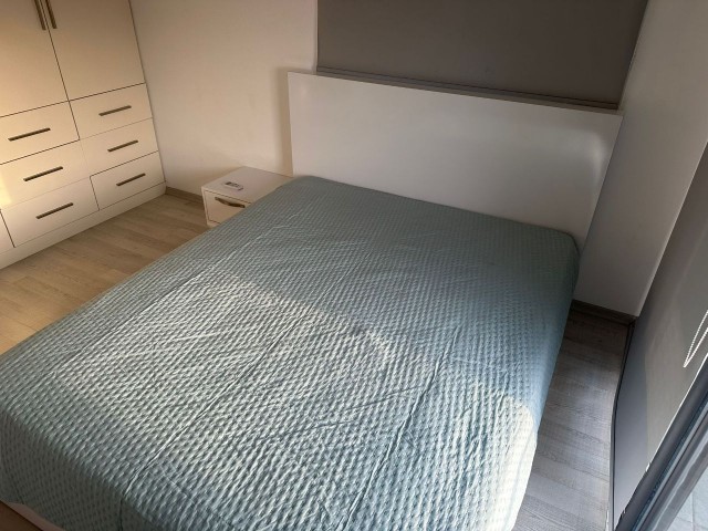 Bereich der Kyrenia Anafartalar High School, neue Wohnung, ganz neu möbliert, 200 m2 3+1 Penthouse (1200 stg pro Jahr)