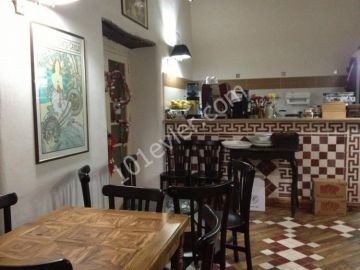 Lapta'da antik restorant ve cafe bar olarak kullanılan işyeri..(Hava parası yok)