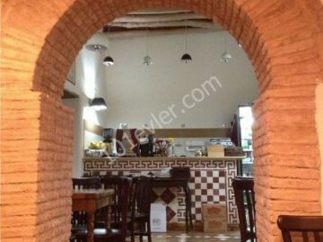 Lapta'da antik restorant ve cafe bar olarak kullanılan işyeri..(Hava parası yok)