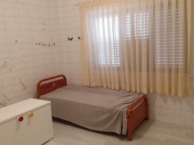 3+1 flat with garden for rent in the center of Kyrenia