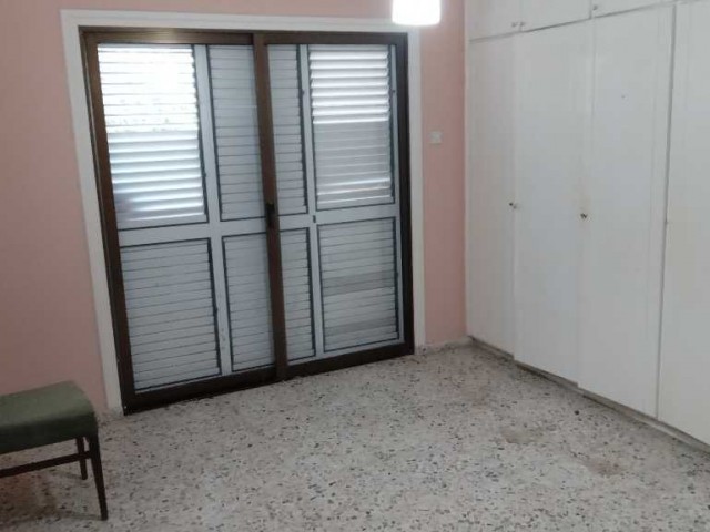 3+1 flat with garden for rent in the center of Kyrenia