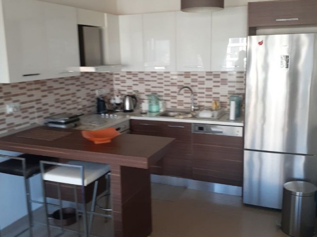 Zu verkaufen 2+1 Wohnung in Kyrenia Zentrum / 700 Gbp Mieteinnahmen