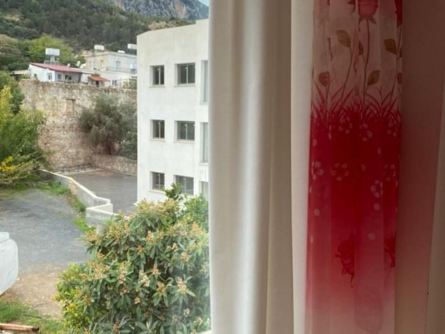 2+1 FLAT FOR SALE IN KYRENIA LAPTA