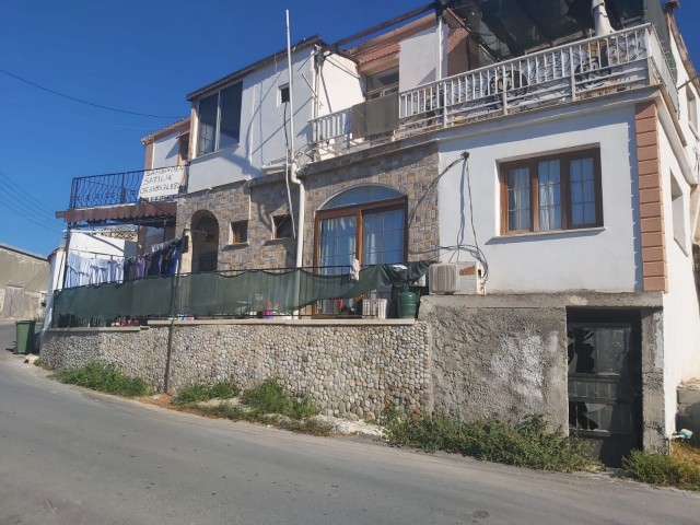 Kyrenia For Sale Detached House / 2 Units 2+1 Apartment