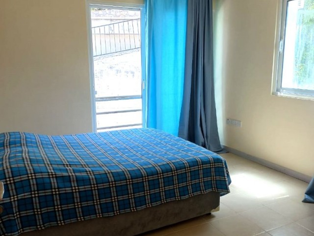 2+1 WOHNUNG ZUM VERKAUF IN KYRENIA LAPTA 400GBP MIETEINKOMMEN