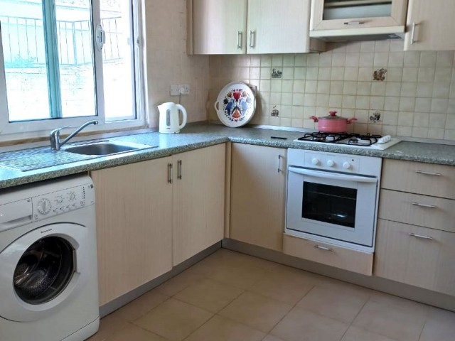 2+1 WOHNUNG ZUM VERKAUF IN KYRENIA LAPTA 400GBP MIETEINKOMMEN