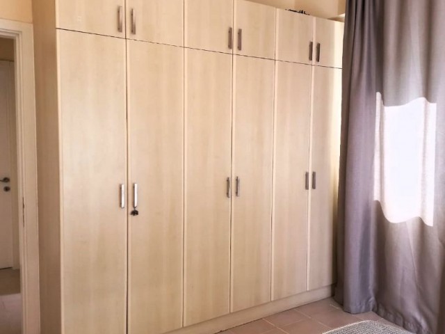 2+1 WOHNUNG ZUM VERKAUF IN KYRENIA LAPTA 400GBP MIETEINKOMMEN