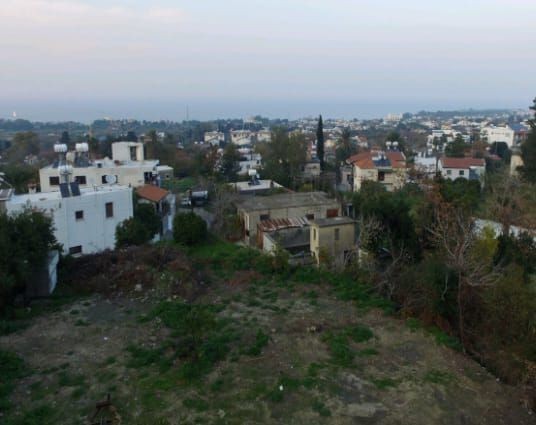 GRUNDSTÜCK ZUM VERKAUF IN KYRENIA LAPTA MIT MEERBLICK!