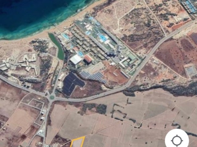 LAND FOR SALE 4.5 decares suitable for villa construction in bafra hotels region from the sea