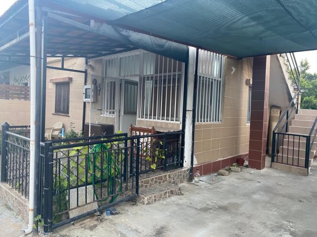 MAGOSA ECE UN 15 AĞUSTOZ BOULEVARD WITH DETACHED GARAGE, GARDEN AND BOLKON WITH 266 M2 TOTAL LAND WITH HALF FURNISHED AND OPEN TO BARTER FOR SALE WITH THE CONDITION OF BEING AN APARTMENT FLOOR