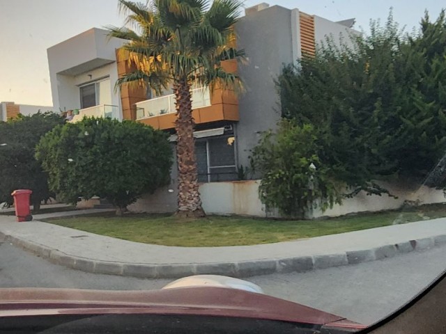 2+1 zum Verkauf in Famagusta im Saklikent-Gelände ////2+1 zum Verkauf in Famagusta im Saklikent-Komplex///واحددو خوابه فروشی در شهرک ویلایی ساکلیکنت