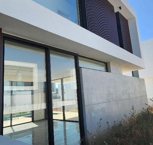 Emerald urgently very affordable private pool Lux 3+2 duplex for sale////Emerald urgently very affordable Lux 3 2 with private pool for sale duplex//// استخر مستقل فروش ////