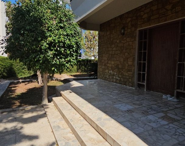 corner villa with pool 900 m2 yeniboğaziçi 3+2 valuable commercial location(()))) villa with private pool duplex 3+2 &900 m2 land yeniboğaziçi commerciallocation((()))ویلا سه خوابه با لوکیشن تجاری سر نب ش نزدیک جاده سالامیس با استخر اختصاصی و عرصه ۹۰۰ متری