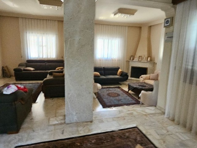 havuzlu köşe villa 1100 m2 yeniboğaziçi 3+2 degerli ticari konum(()))) villa with private pool duplex 3+2 &1100 m2 land yeniboğaziçi commerciallocation((()))ویلا سه خوابه با لوکیشن تجاری سر نبش نزدیک جاده سالامیس با استخر اختصاصی و عرصه 1100 متری 