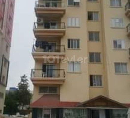Gazimağusa'da DAÜ yanında Ocak ayından itibaren müsait aile apartmanında kiralık daire.