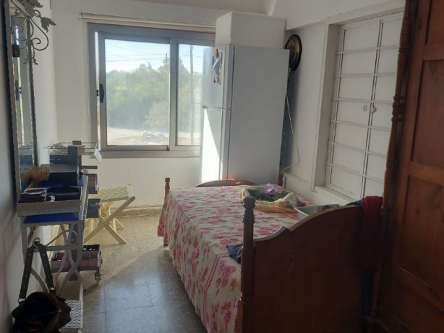 3+2 flat for urgent sale and at a bargain price in the 2.5 mile area of Famagusta