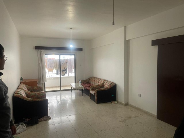 Famagusta Dumlupınar Region Vollmöblierte 2+1 Wohnung zum Verkauf BUSE AKIN 0533 877 22 53