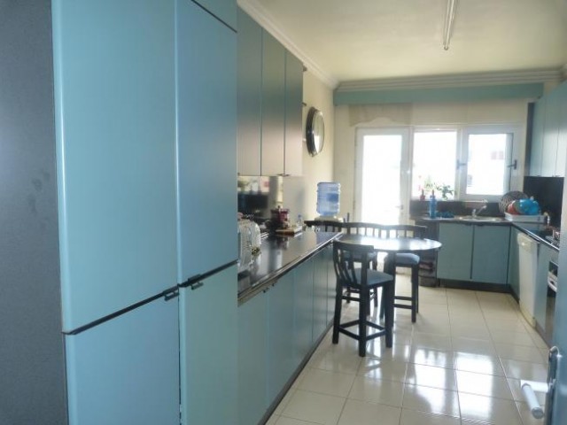 3 BEDROOMS FLAT FOR RENT