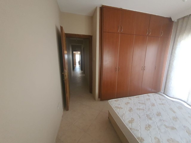 3 Bedrooms large flat for rent with beautiful sea view. 