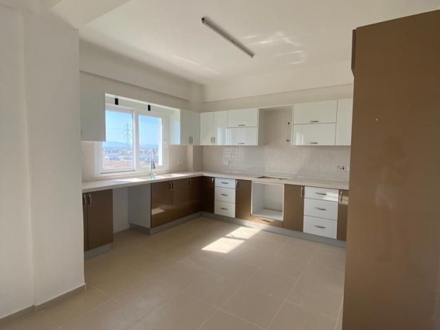 3+1 (Türkische KOKANLI ) (189 m2) PENTHOUSE zum Verkauf in Famagusta YENIBOGAZICI **  ** 