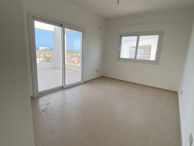 MAĞUSA YENİBOĞAZİÇİ'NDE SATILIK 3+1 (TÜRK KOÇANLI ) (211m2) PENTHOUSE