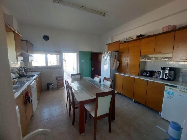 MAĞUSA LARNAKA YOLUNDA SATILIK 3+1 DAİRE