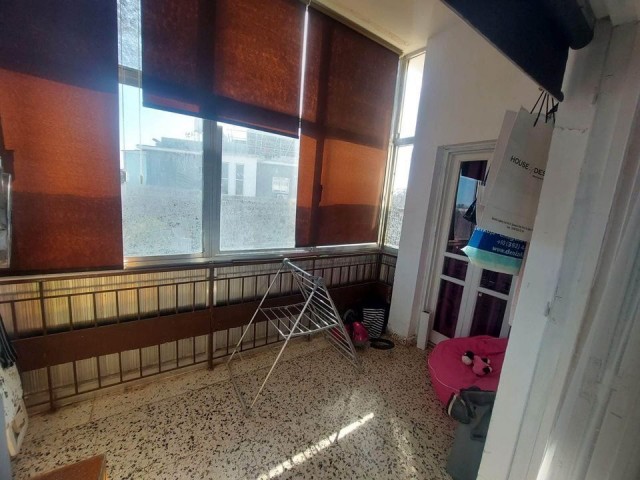 MAĞUSA LARNAKA YOLUNDA SATILIK 3+1 DAİRE