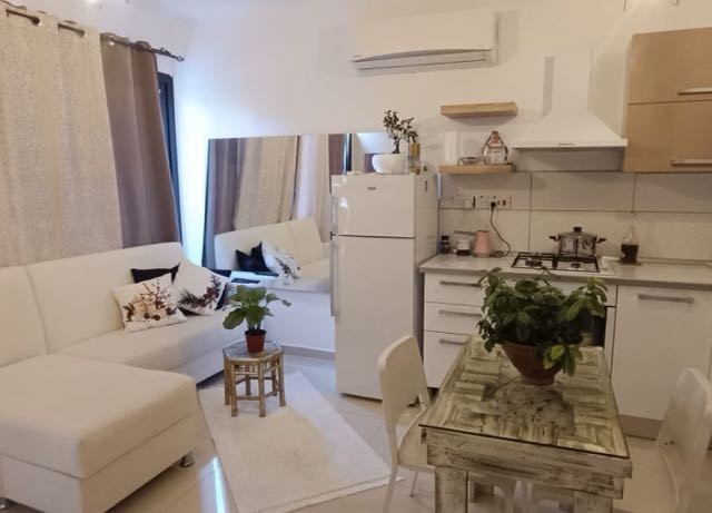 Ofis izinli, 1+1, girne , satılık daire  