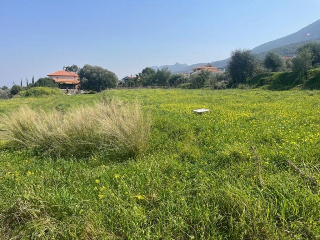 GRUNDSTÜCK ZUM VERKAUF IN LAPTA KYRENIA