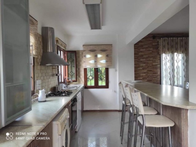 Triplex-Villa zum Verkauf in Lapta Kyrenia