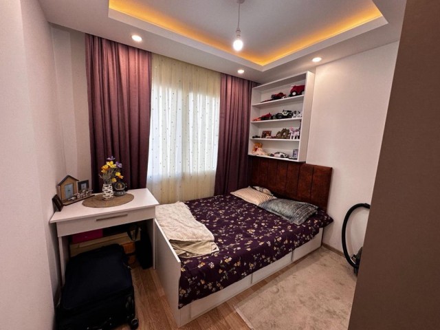 Flat for sale in a complex with pool in Alsancak