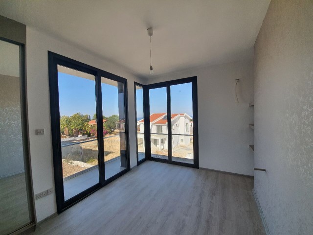 Girne Alsancak | Bakımlı Geniş Bahçe| Satılık 4+1 Havuzlu Lüks Villa