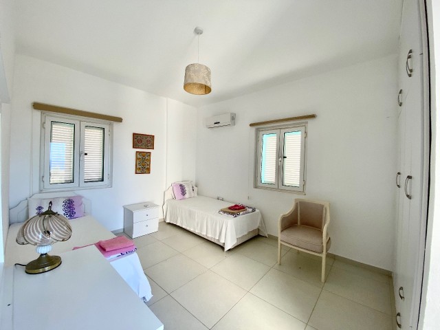 Girne Edremit |Very Well Maintained 4+1 Villa For Rent | Pool | 3400m2 Garden ** 