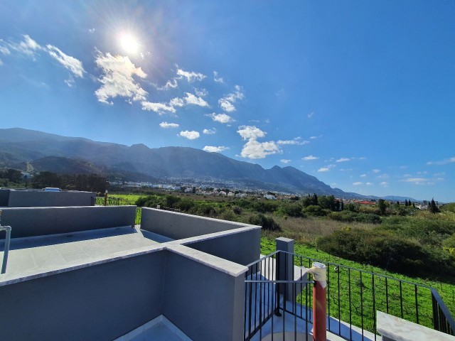 Kyrenia Alsancak / Berg Meerblick / günstige Preise / 1km vom Meer / Mit Dachterrasse ** 