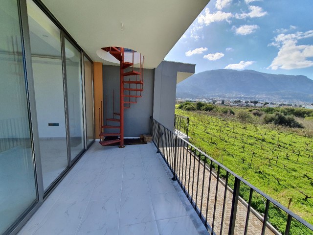 Kyrenia Alsancak / Berg Meerblick / günstige Preise / 1km vom Meer / Mit Dachterrasse ** 